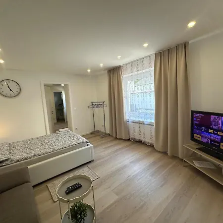 Apartment Modernes Stadt Fuer 4 Personen In Mg